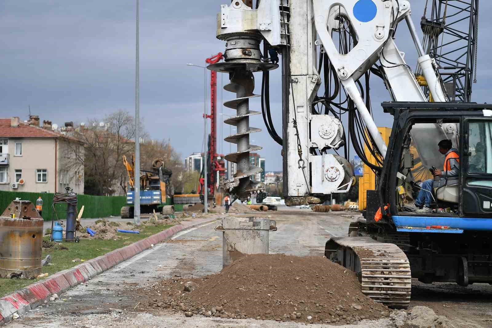 Büyükşehir’in Kartal Katlı Kavşağı Projesi’nde yoğun mesai