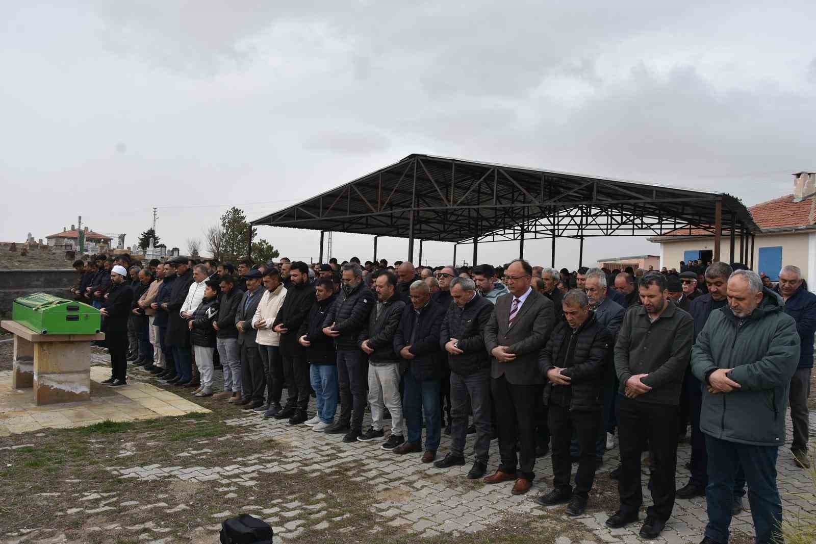 Tomarza Büyükcanlı Mahalle Muhtarı son yolculuğuna uğurlandı
