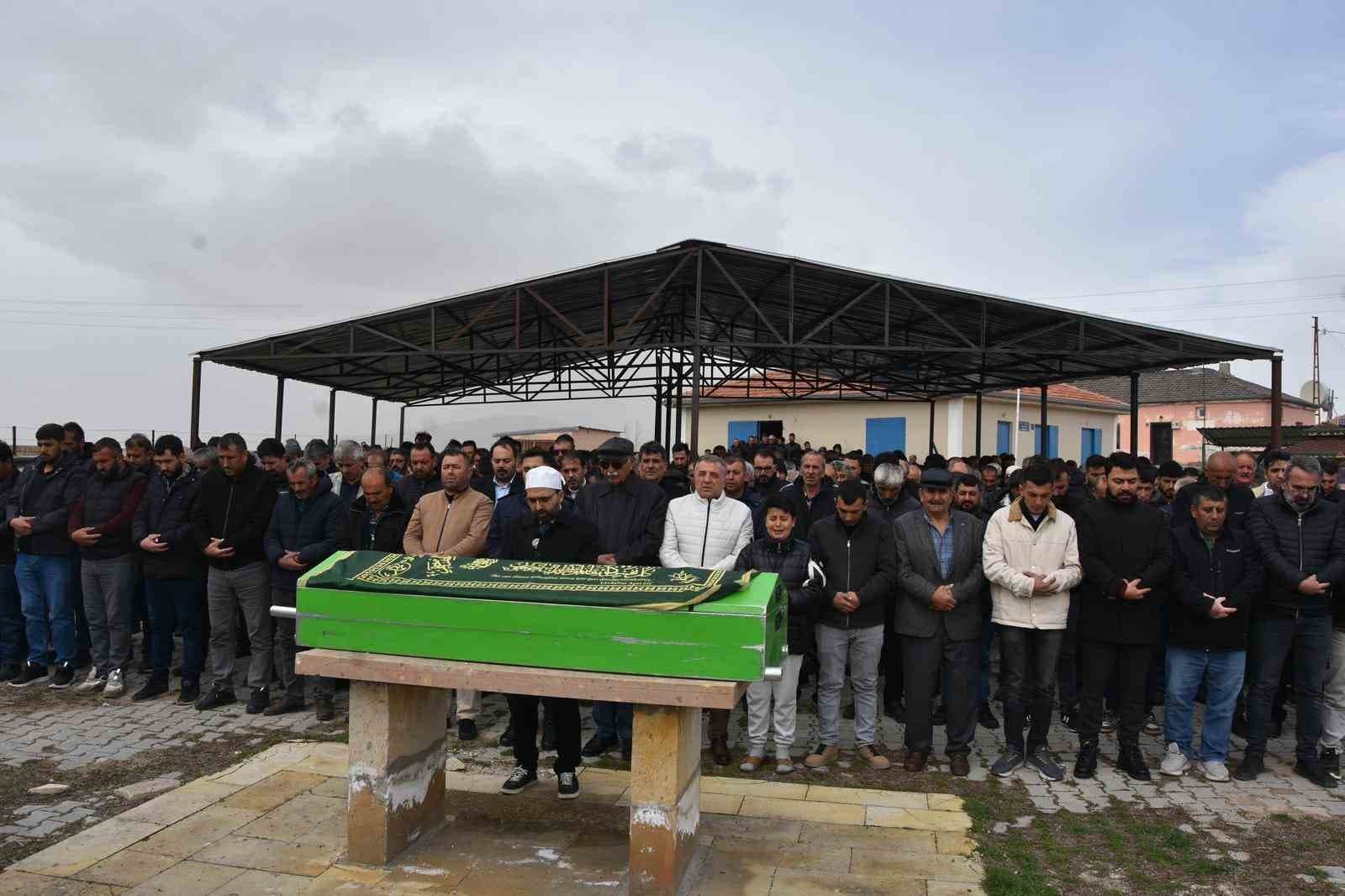 Tomarza Büyükcanlı Mahalle Muhtarı son yolculuğuna uğurlandı