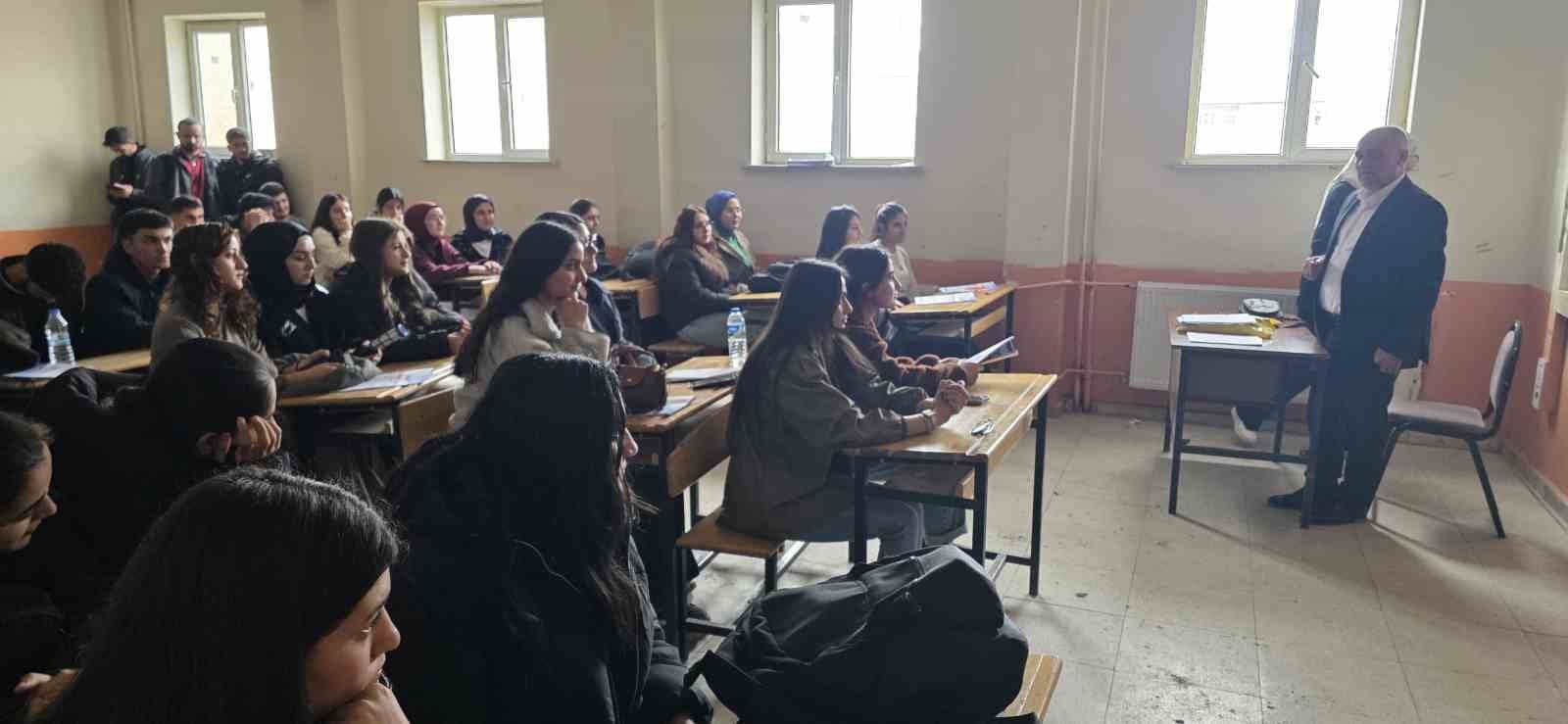 Diyadin’de eğitime destek artarak sürüyor