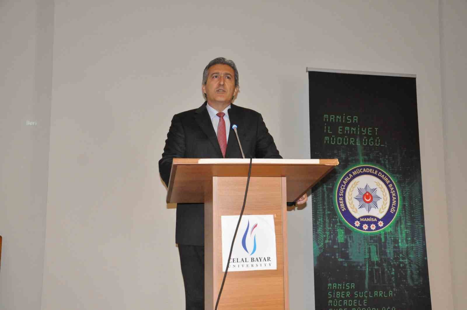 Salihli’de üniversite öğrencilerine siber suçlar ve dolandırıcılık eğitimi