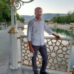 Arkadaşını balta ile öldürdü, evin önüne çıkıp ’adam öldürdüm’ diye bağırdı