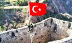 Artvin Kalesi’nin surlarında Türk bayrağı yeniden dalgalanıyor