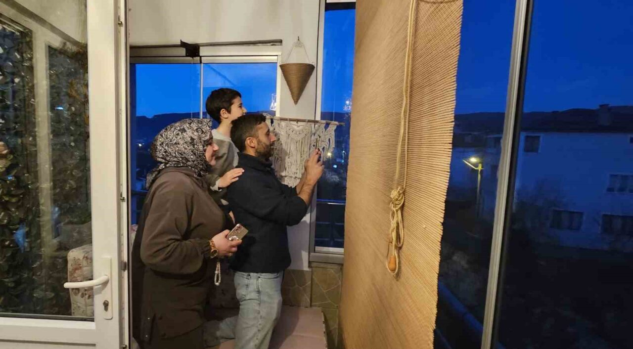 Gökyüzündeki tanımlanamayan cisim merak uyandırdı: O anlar kamerada