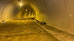 50 küçükbaş hayvanı telef olan besici karayolu tüneline sığındı