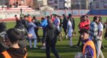 Bartın’da maçın bitiş düdüğüyle saha karıştı