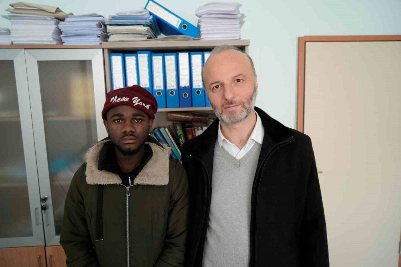 Gümüşhane’de Kamerunlu üniversite öğrencisi Ramazan ayına müslüman olarak giriyor