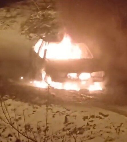 Kastamonu’da seyir halindeki otomobil alev alev yandı