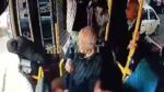 Otobüste baygınlık geçiren çocuk, kapı açılınca yola düştü
