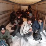 Rusya’dan gelen ham kauçuk yüklü tırdan 24 kaçak göçmen çıktı