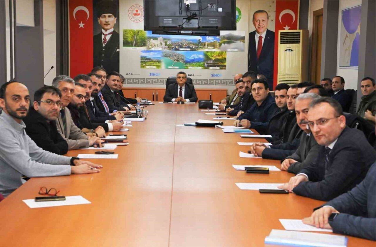 Sinop Valisi’nden belediyelere uyarı: "Sokak hayvanları belediyelerin barınaklarında olmalı"