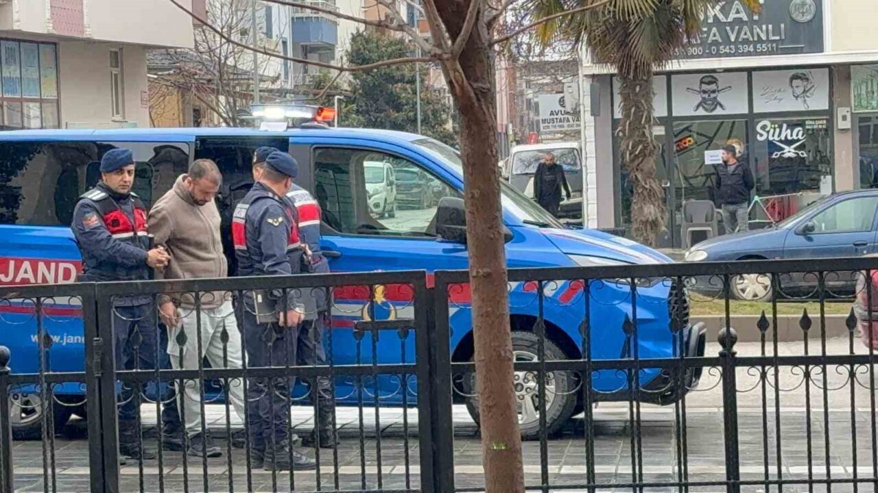 Tokat’ta 5 ruhsatsız tabanca ele geçirildi