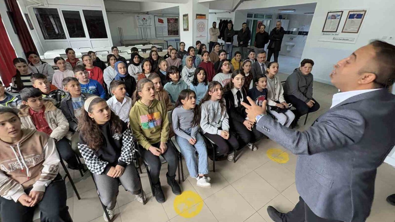 Tokat’ta köy okulu öğrencileri müzik ile dünya kültürlerini keşfediyor