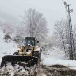 Trabzon’da kar nedeniyle kapanan mahalle yolları ulaşıma açılıyor