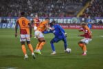 Trendyol Süper Lig: Çaykur Rizespor: 0 - Galatasaray: 0 (İlk yarı)