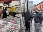 Zonguldak’ta hamsi 100 liradan alıcı buldu