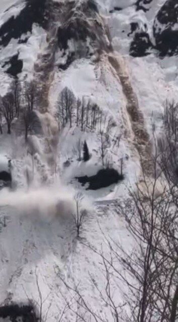 Artvin’in çığ düşmesi kameraya yansıdı