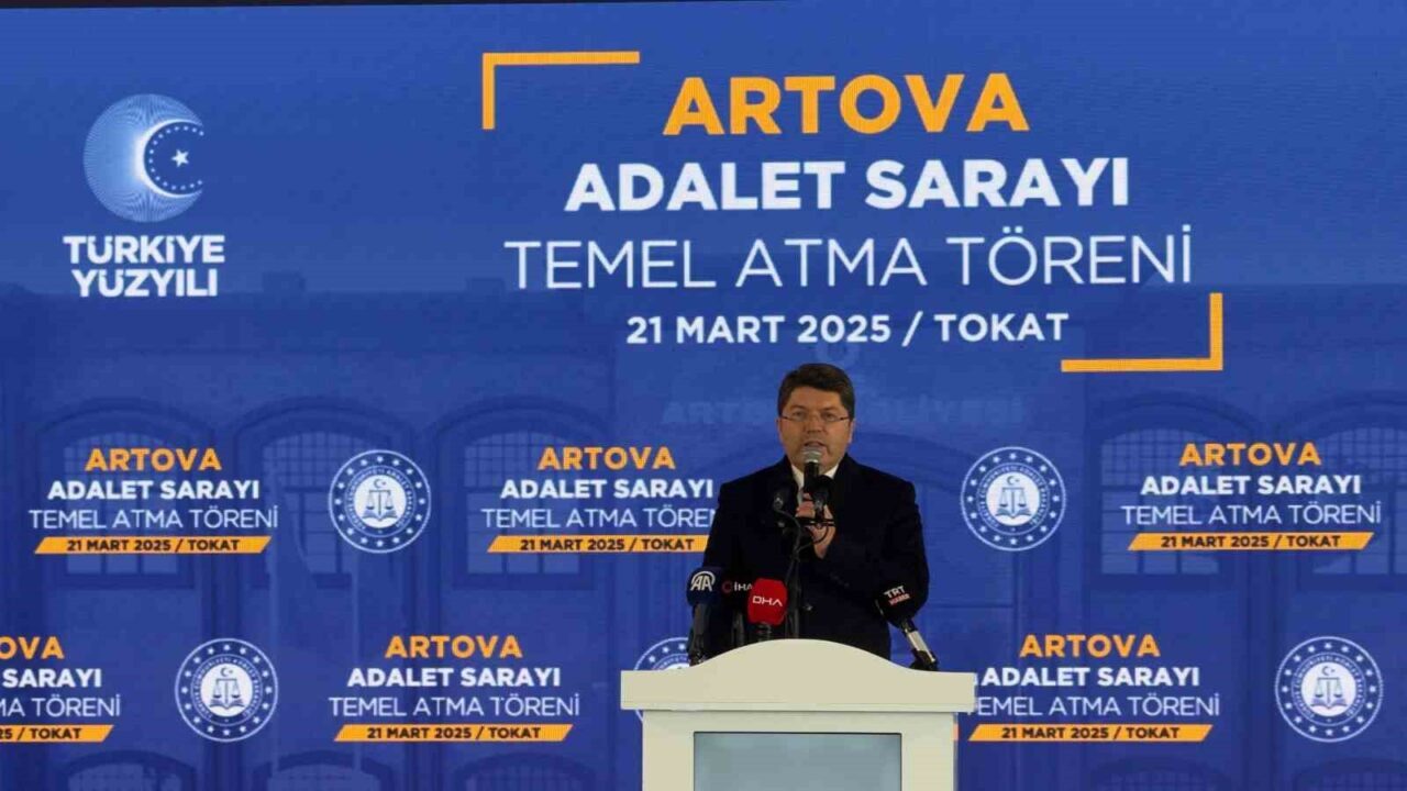 Bakan Tunç: "Suç şebekeleriyle ve yolsuzlukla mücadele eden bir yargı istemiyorlar"