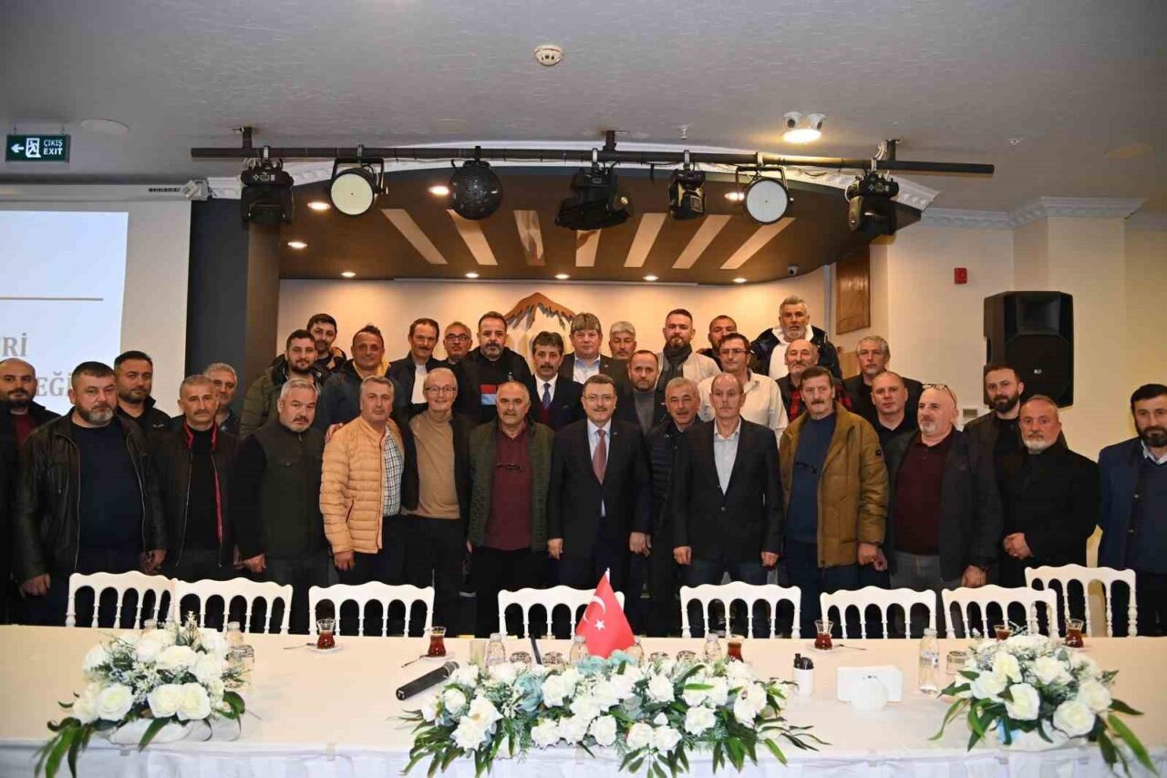 Başkan Genç Akyazı’ya balıkçı barınağı sözünü yerine getiriyor