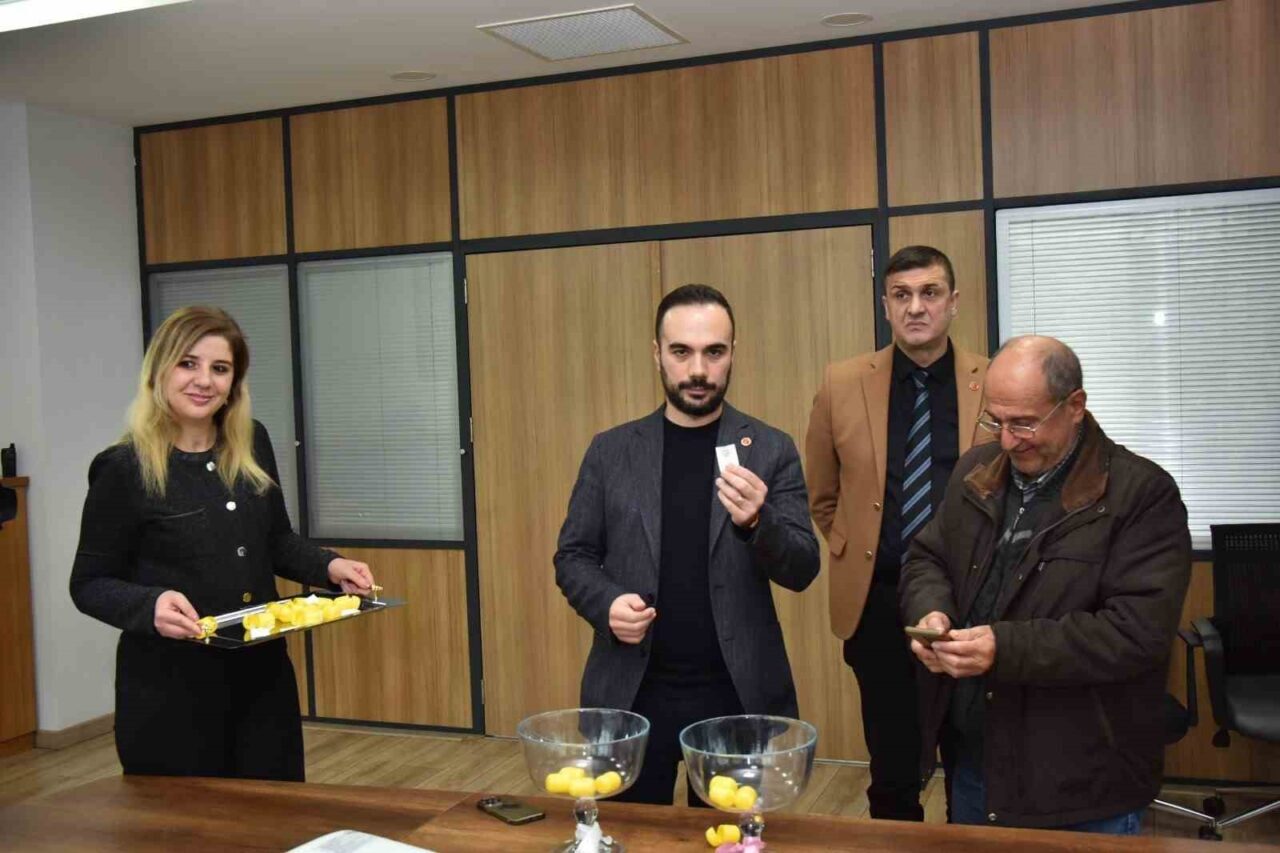 Çağlayan Kentsel Dönüşüm Projesi için hak sahipleri oturacakları daireler için kura çekiyor