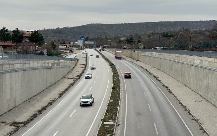 D-100 karayolu Kastamonu kesiminde trafik yoğunluğu başladı