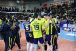 Erkekler Kupa Voley’de şampiyon olan Fenerbahçe kupasını aldı