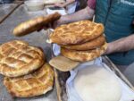 Fırıncılar iftar sofraları için ter döküyor