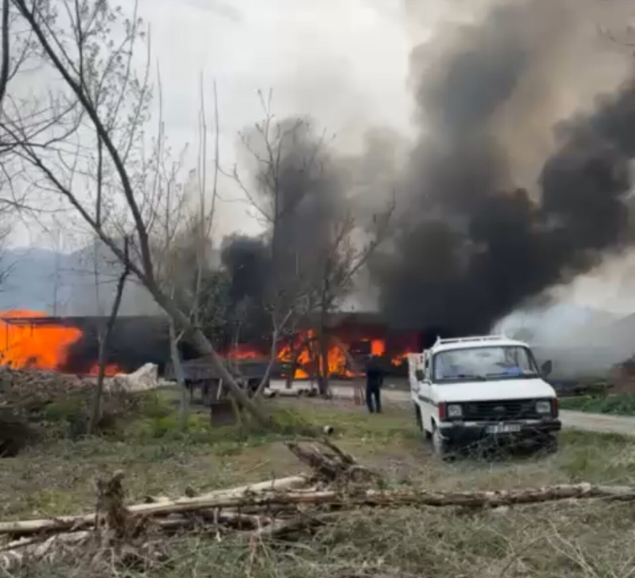 Garajda çıkan yangın güçlükle söndürüldü