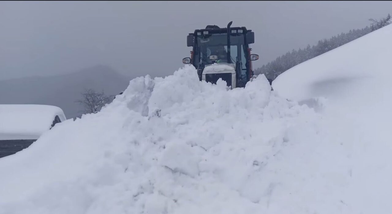 Giresun’da karla mücadele devam ediyor