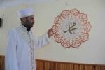 Görev yaptığı camiyi hat sanatıyla nakış nakış süsledi
