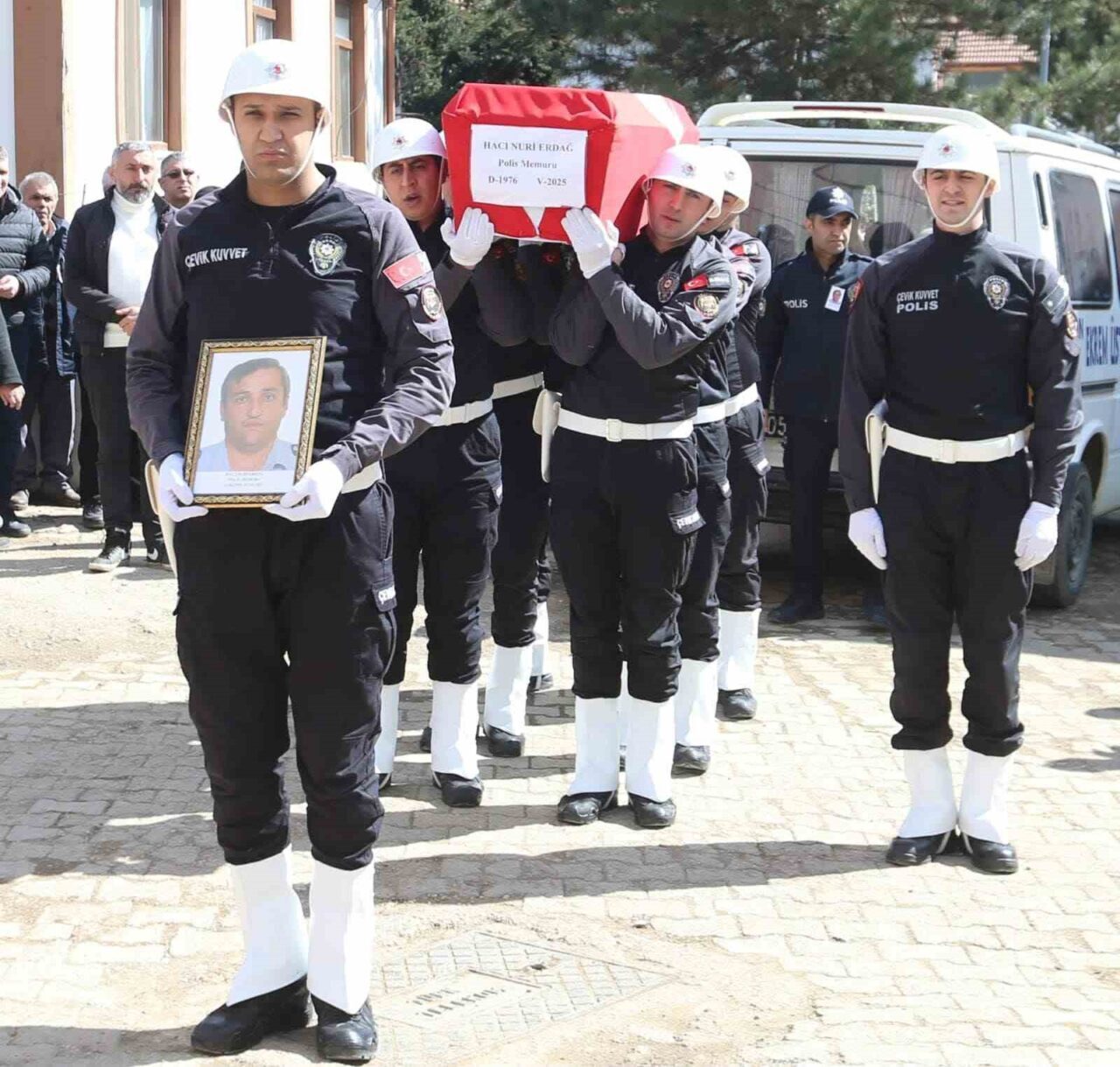 Hayatını kaybeden polis memuru Hacı Nuri Erdağ Amasya’da defnedildi