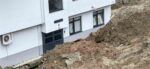 İki katlı ev heyelanda 50 metre sürüklendi