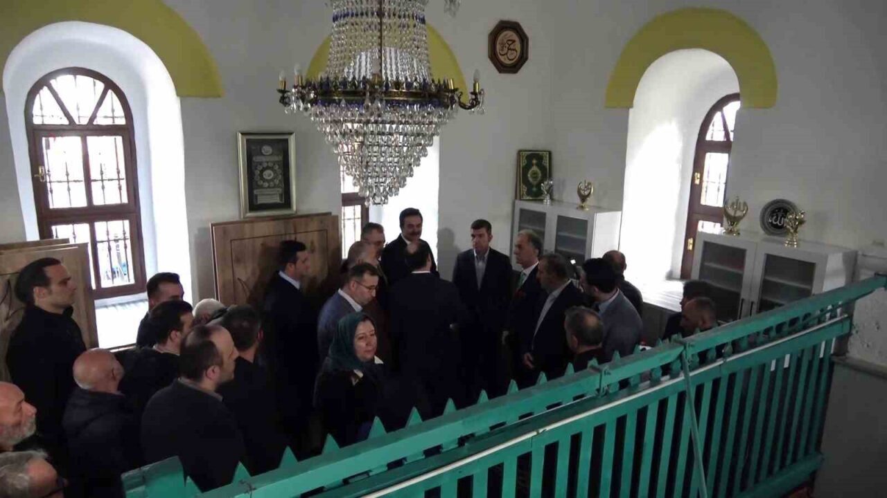 İlk kadın divan şairi Mihri Hatun’un tespit edilen mezar yerine sanduka yerleştirildi