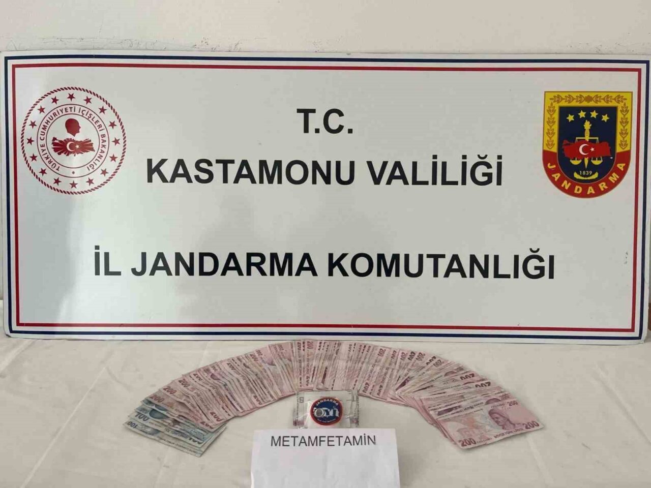 Jandarmadan uyuşturucu operasyonu: 2 tutuklama