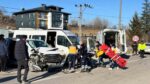 Kastamonu’da minibüs ile hafif ticari araç çarpıştı: 4 yaralı