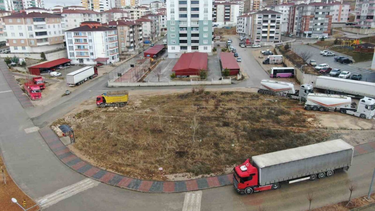 Kastamonu’da tır sürücülerinin park çilesi: Defalarca ceza kesildi