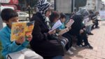 Öğrenciler sokakta kitap okuyarak arkındalık oluşturdu