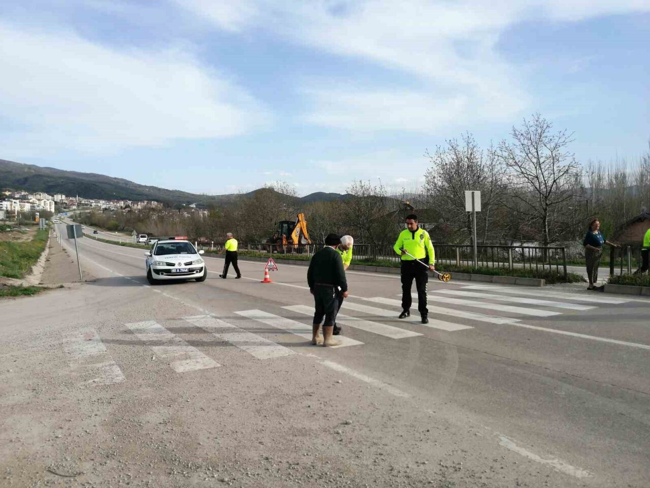 Otomobilin çarptığı yaşlı kadın hayatını kaybetti