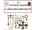 Safranbolu’da araçta 43 parça tarihi eser ele geçirildi