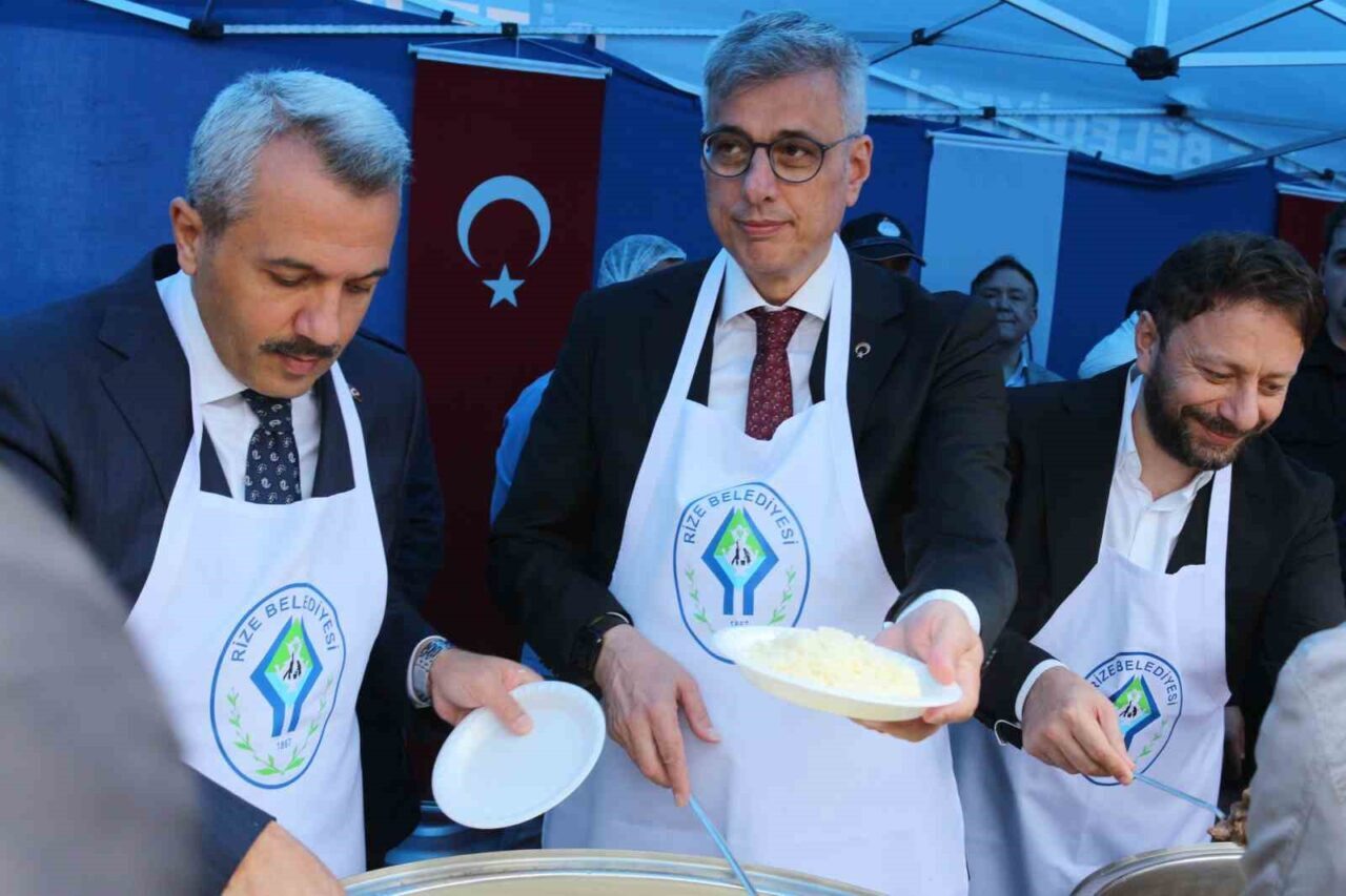 Sağlık Bakanı Kemal Meişoğlu, Rize’de bayramlaşma törenine katıldı