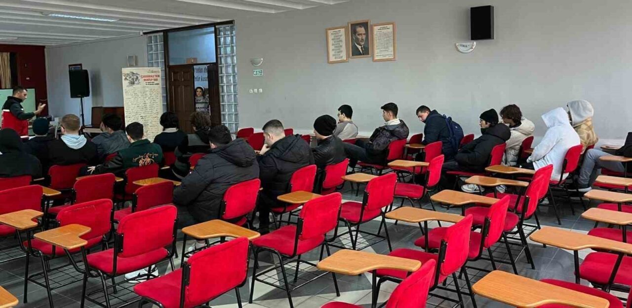 Sinop’ta lise öğrencilerine kişisel gelişim eğitimi