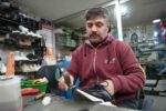 Soğuk kış, ayakkabı tamircilerine yaradı