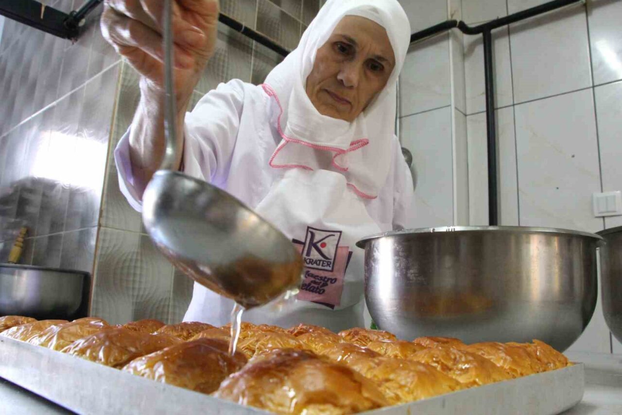 Trabzon’da tatlıcıların bayram mesaisi