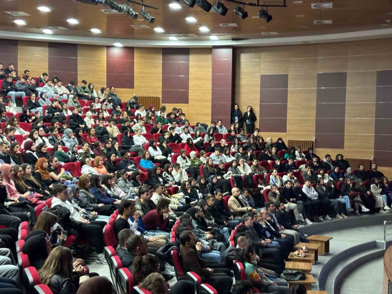 Türkiye’nin ilk deneyimsel test pilotu üniversite öğrencileriyle buluştu