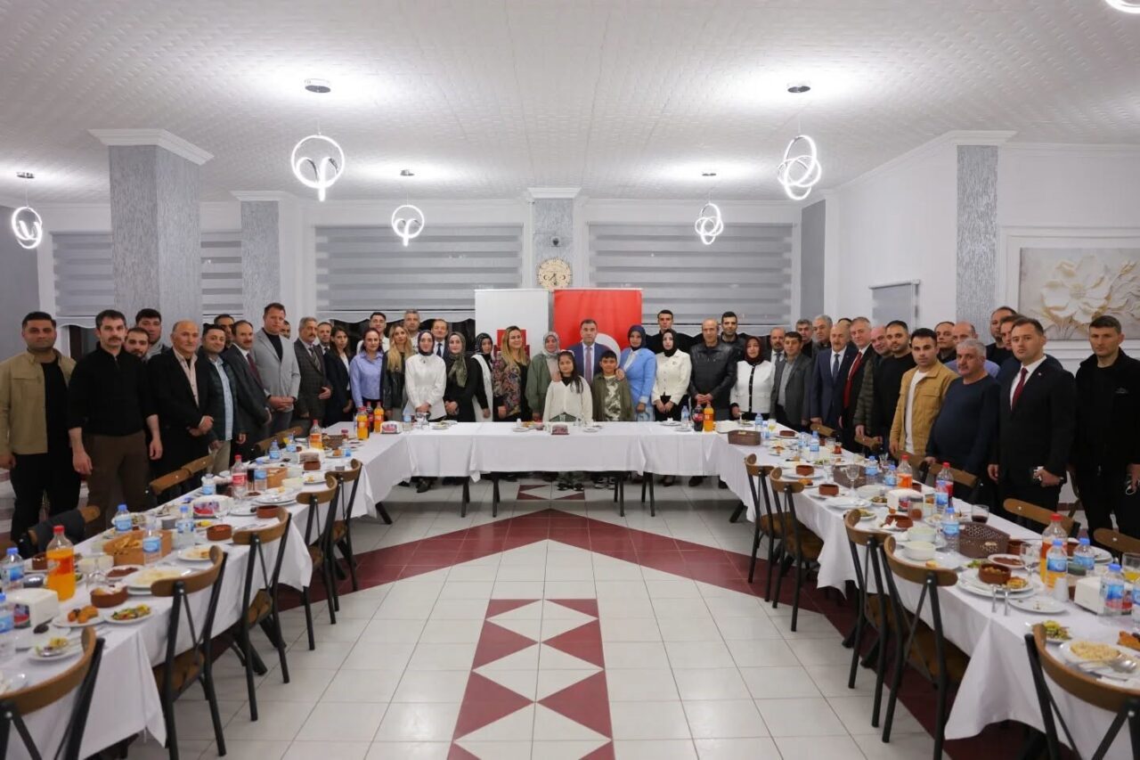 Vali Eldivan’dan Valilik personeline iftar