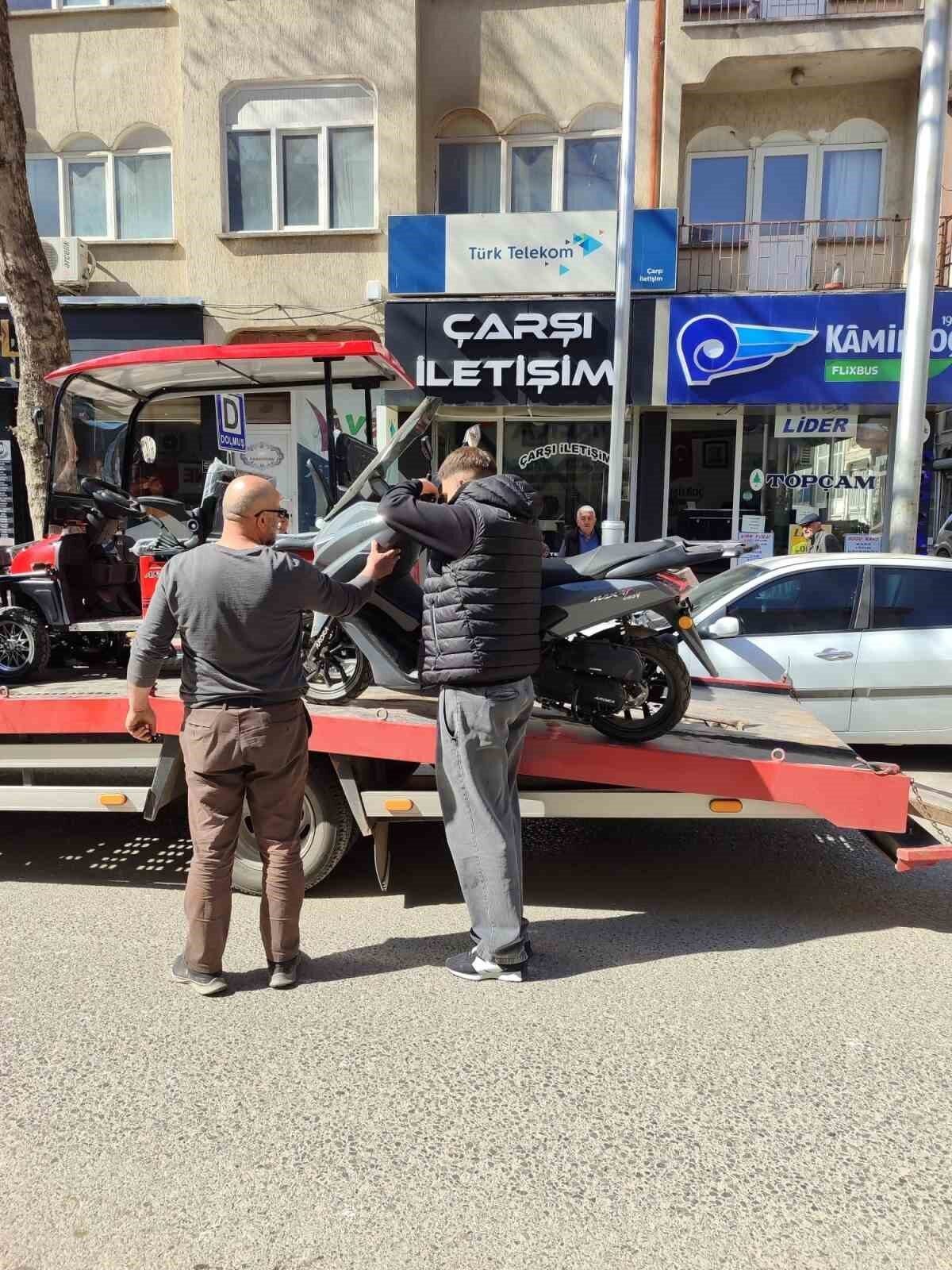 Zile’de tescilsiz ve plakasız motosikletlere sıkı denetim