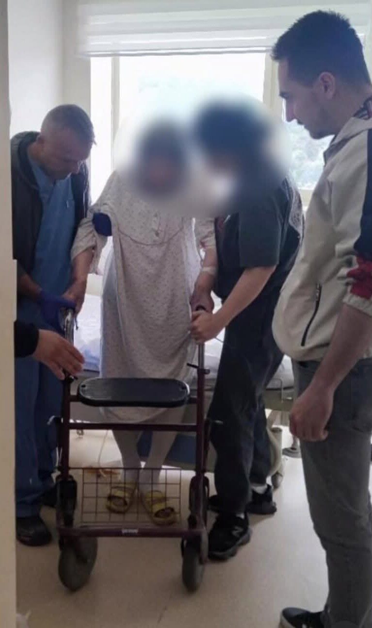 95 ve 99 yaşındaki hastalar ameliyatla sağlığına kavuştu