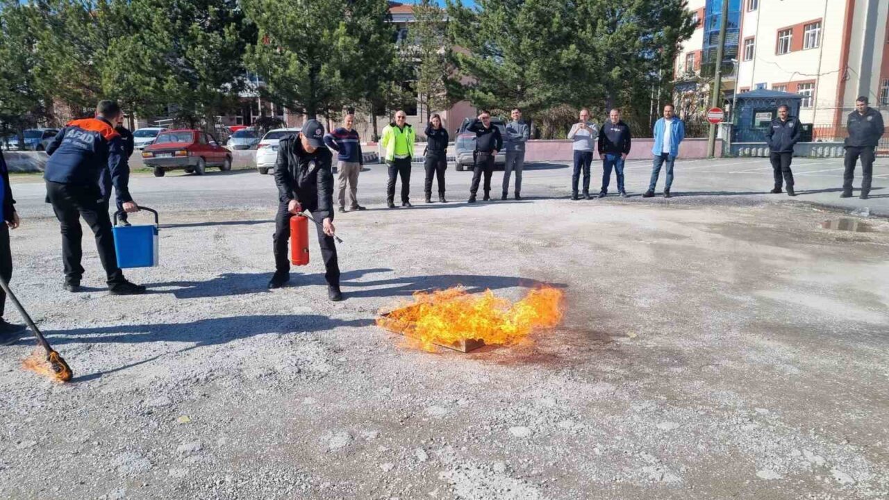 AFAD’dan polis ekiplerine yangın eğitimi