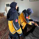 Ayağından yaralanan kadının yardımına paletli ambulans ile yetiştiler
