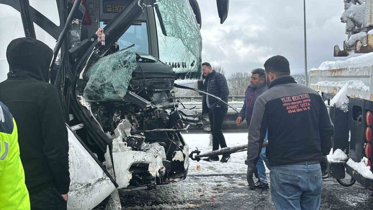 Bolu Dağı geçişinde zincirleme kaza: 10 yaralı